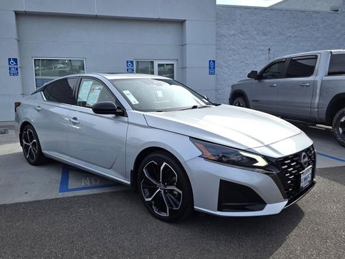 2023 Nissan Altima SR FWD