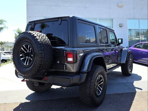 Granite Crystal Metallic Clearcoat 2023 Jeep Wrangler Rubicon
