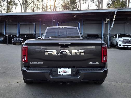 2026 RAM 3500 Laramie Crew Cab 4x4 8' Box