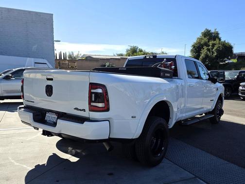 2024 RAM 3500 Limited Crew Cab 4x4 8' Box