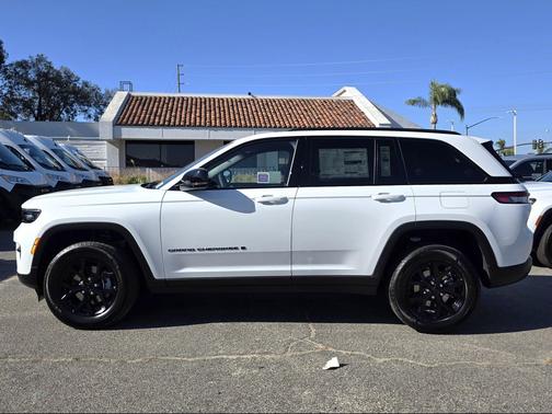 2025 Jeep Grand Cherokee Altitude