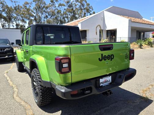 2025 Jeep Gladiator Willys
