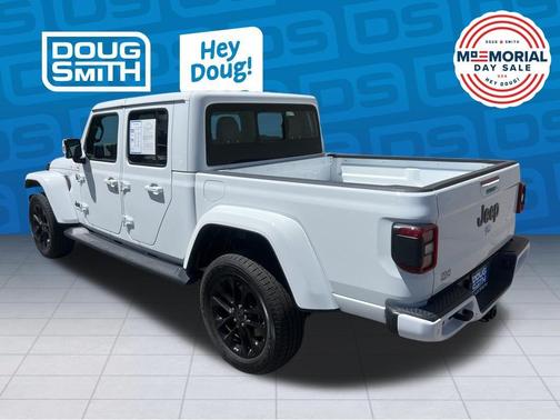 Bright White Clearcoat 2023 Jeep Gladiator Overland
