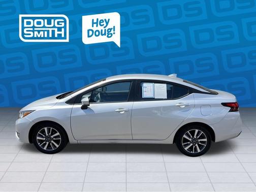 Brilliant Silver Metallic 2024 Nissan Versa 1.6 SV