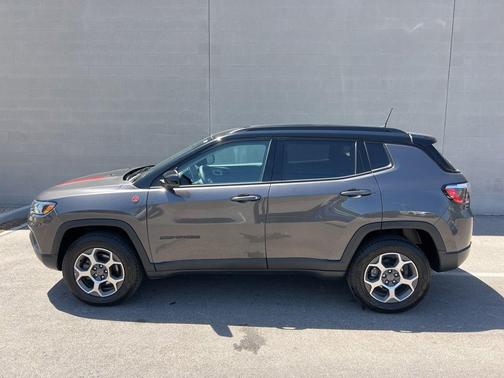 Granite Crystal Clearcoat Metallic 2022 Jeep Compass Trailhawk