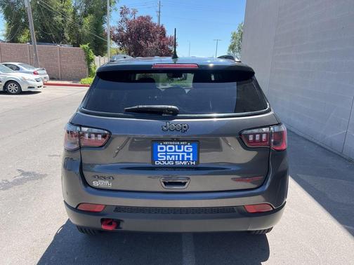 Granite Crystal Clearcoat Metallic 2022 Jeep Compass Trailhawk