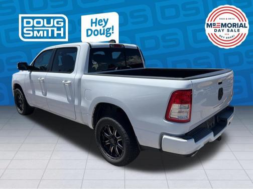 Bright White Clearcoat 2020 RAM 1500 Big Horn