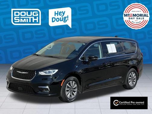 Diamond Black 2024 Chrysler Pacifica Hybrid Select