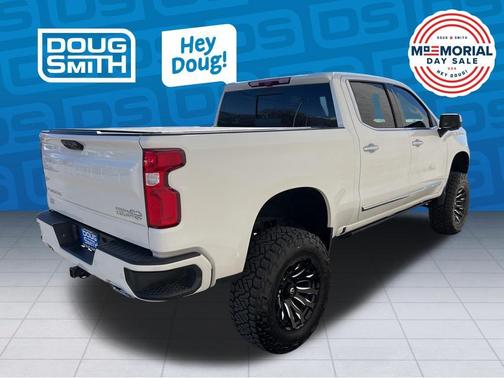 Iridescent Pearl Tricoat 2023 Chevrolet Silverado 1500 High Country