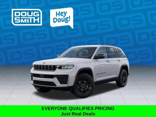 Bright White Clearcoat 2026 Jeep Grand Cherokee Laredo