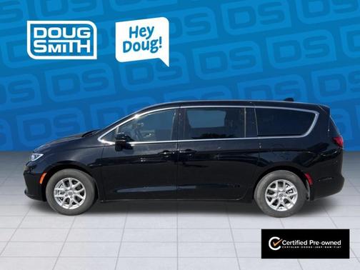 Diamond Black 2025 Chrysler Pacifica Select