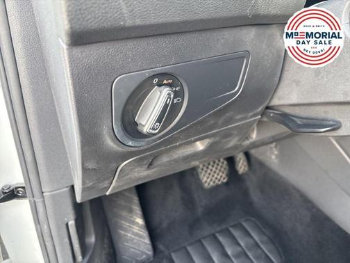 Pure White 2020 Volkswagen Tiguan 2.0T SE