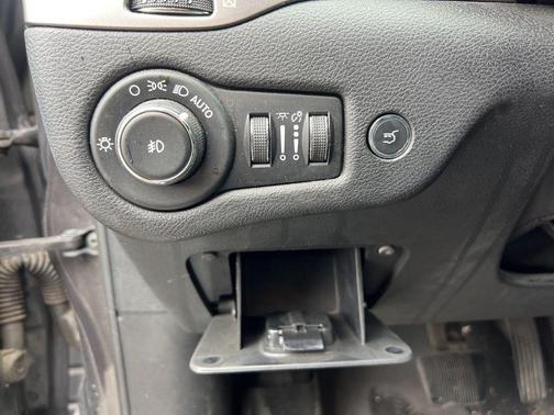 Granite Crystal Clearcoat Metallic 2020 Jeep Cherokee Limited
