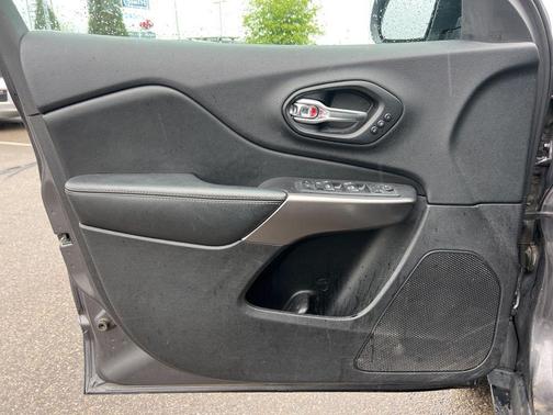 Granite Crystal Clearcoat Metallic 2020 Jeep Cherokee Limited