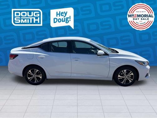 Cloud White 2022 Nissan Sentra SV