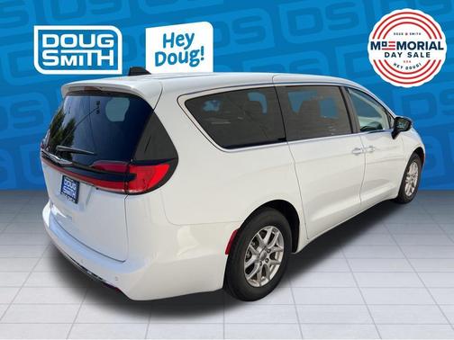 Bright White Clearcoat 2024 Chrysler Pacifica Touring-L