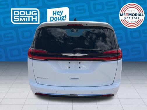 Bright White Clearcoat 2024 Chrysler Pacifica Touring-L