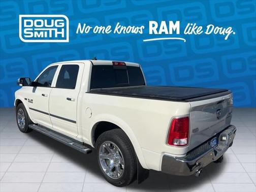 2018 RAM 1500 Laramie Crew Cab 4x4 57' Box