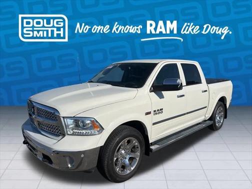 2018 RAM 1500 Laramie Crew Cab 4x4 57' Box