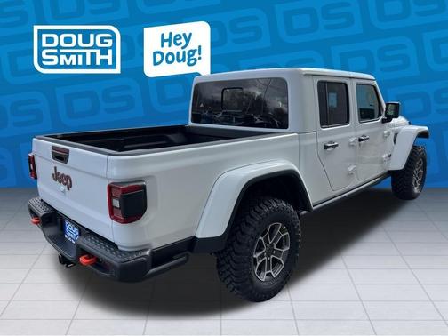Bright White Clearcoat 2026 Jeep Gladiator Mojave