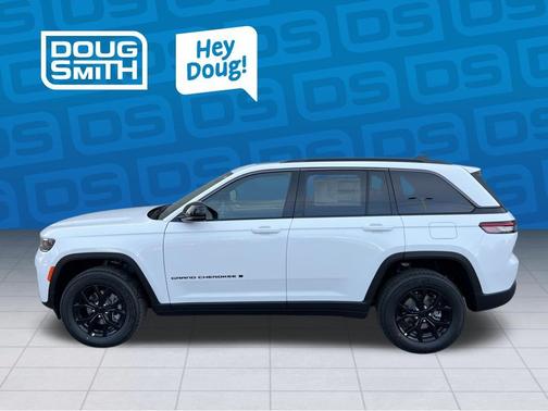 Bright White Clearcoat 2026 Jeep Grand Cherokee Laredo