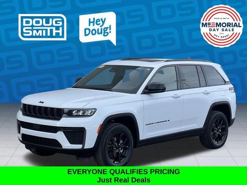 Bright White Clearcoat 2026 Jeep Grand Cherokee Laredo