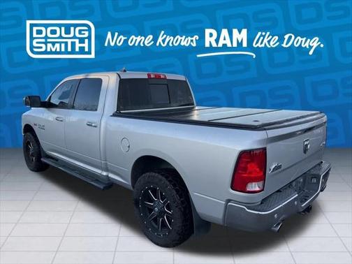 2017 RAM 1500 Big Horn Crew Cab 4x4 64' Box