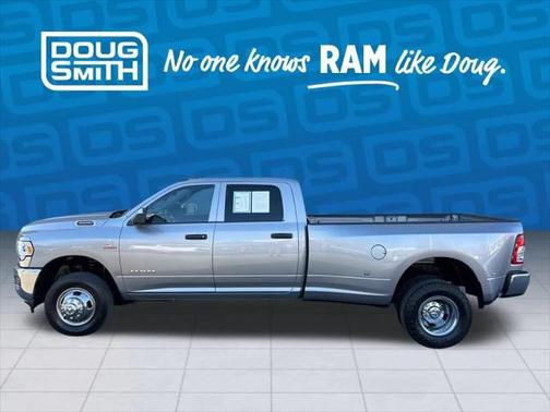 2022 RAM 3500 Tradesman Crew Cab 4x4 8 Box