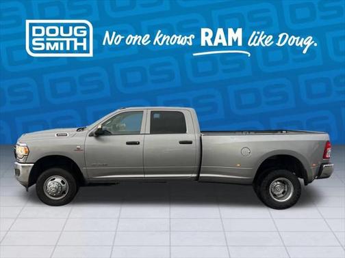 2022 RAM 3500 Tradesman Crew Cab 4x4 8 Box