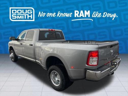 2022 RAM 3500 Tradesman Crew Cab 4x4 8 Box
