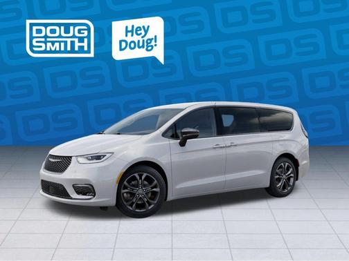 Bright White Clearcoat 2026 Chrysler Pacifica Select