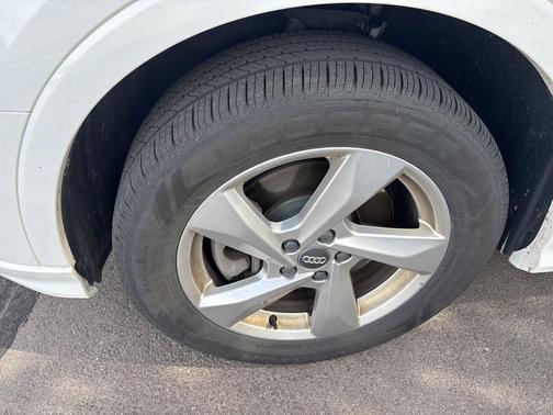 Ibis White 2020 Audi Q3 45 Premium