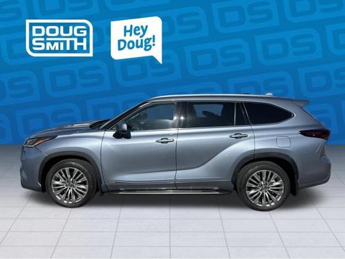 Moon Dust 2024 Toyota Highlander Hybrid Platinum