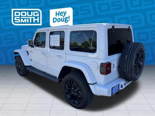 Bright White Clearcoat 2021 Jeep Wrangler Unlimited Sahara Altitude