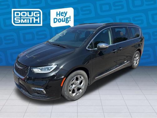 Brilliant Black Crystal Pearlcoat 2023 Chrysler Pacifica Limited