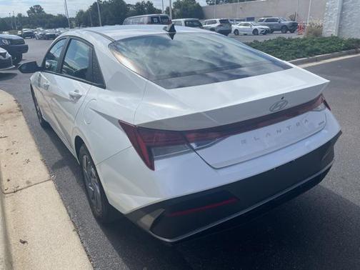 2024 Hyundai ELANTRA HEV Blue