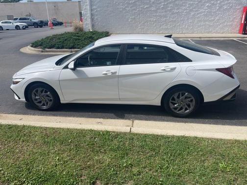 2024 Hyundai ELANTRA HEV Blue