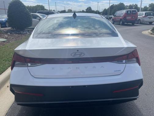 2024 Hyundai ELANTRA HEV Blue