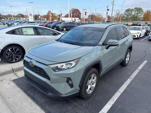 2020 Toyota RAV4 XLE