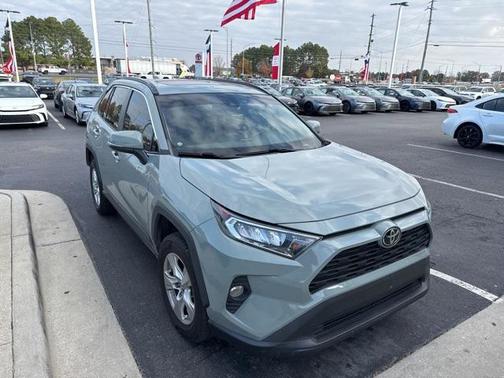 2020 Toyota RAV4 XLE