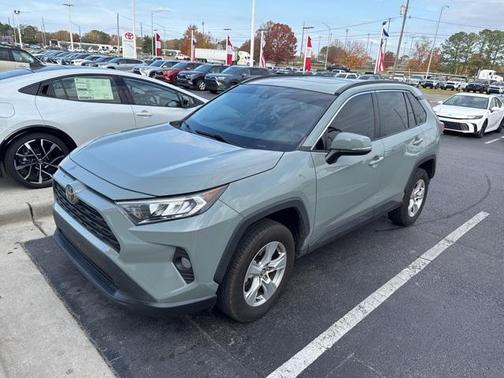2020 Toyota RAV4 XLE