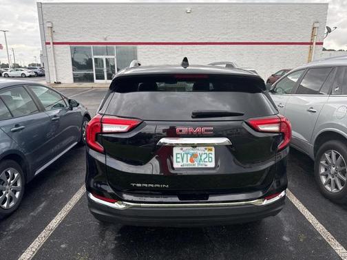 2023 GMC Terrain SLT