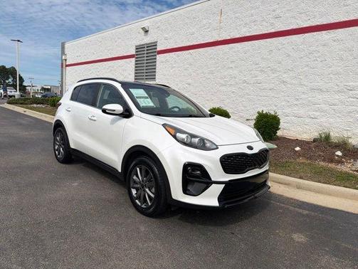 Snow White Pearl 2022 Kia Sportage S