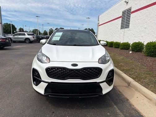 Snow White Pearl 2022 Kia Sportage S