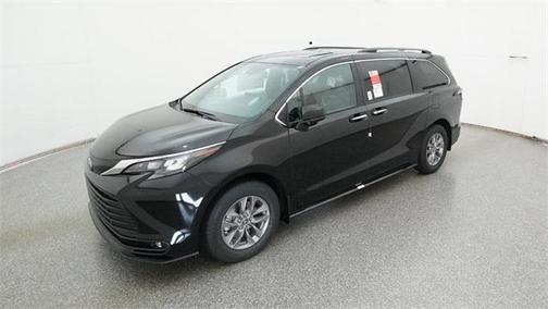 2025 Toyota Sienna XLE