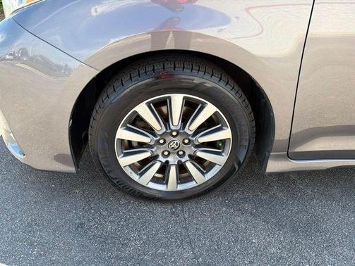 Predawn Gray Mica 2020 Toyota Sienna Limited Premium