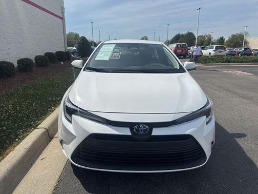 Ice Cap 2025 Toyota Corolla Hybrid SE