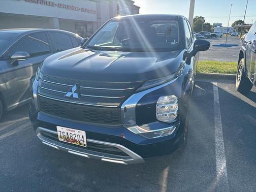 2024 Mitsubishi Outlander SE Black Edition w/Pano Roof S-AWC