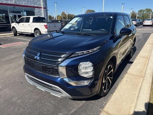 2024 Mitsubishi Outlander SE Black Edition w/Pano Roof S-AWC