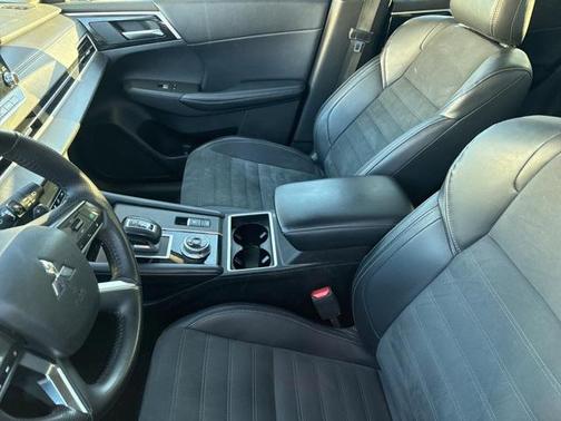 2024 Mitsubishi Outlander SE Black Edition w/Pano Roof S-AWC